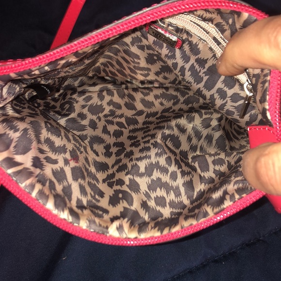 Guess Tourist Crossbody Handbag - Picture 4 of 4